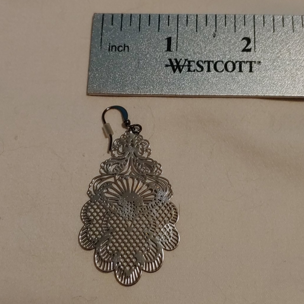 Earrings - Picture 4 of 4